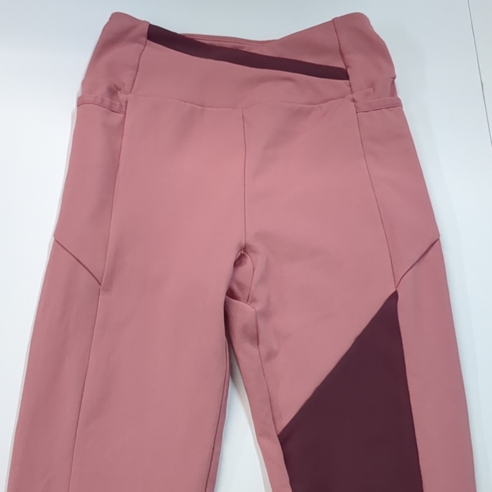Gymshark Rose and Maroon Workout Set - Picture 6 of 9